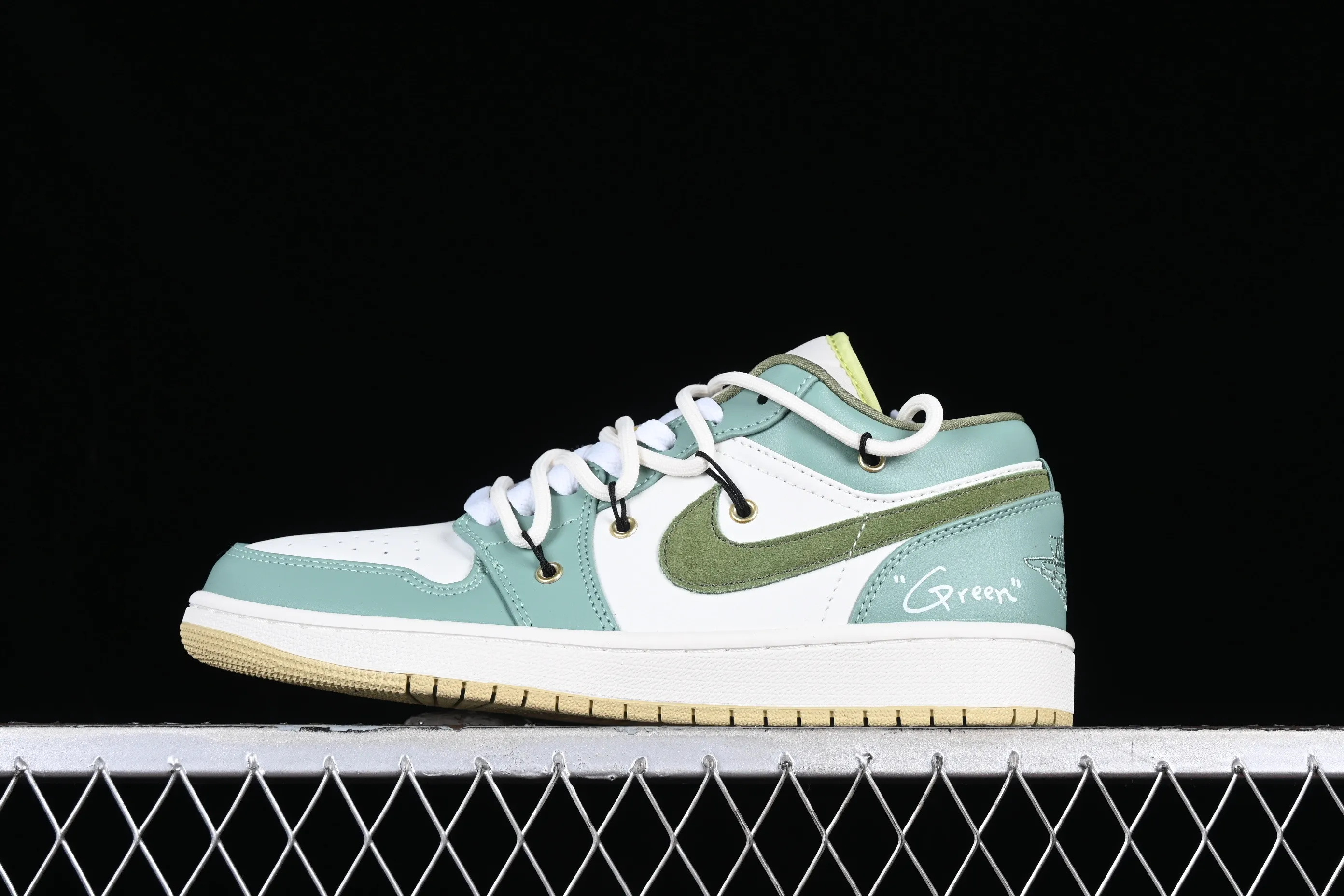 All categories Air Jordan Jordan series basketball shoes Air Jordan 1 Low Z version Air Jordan 1 Low AJ1 Joe 1 fresh green strap deconstruction low-top basketball shoes FD9906-131